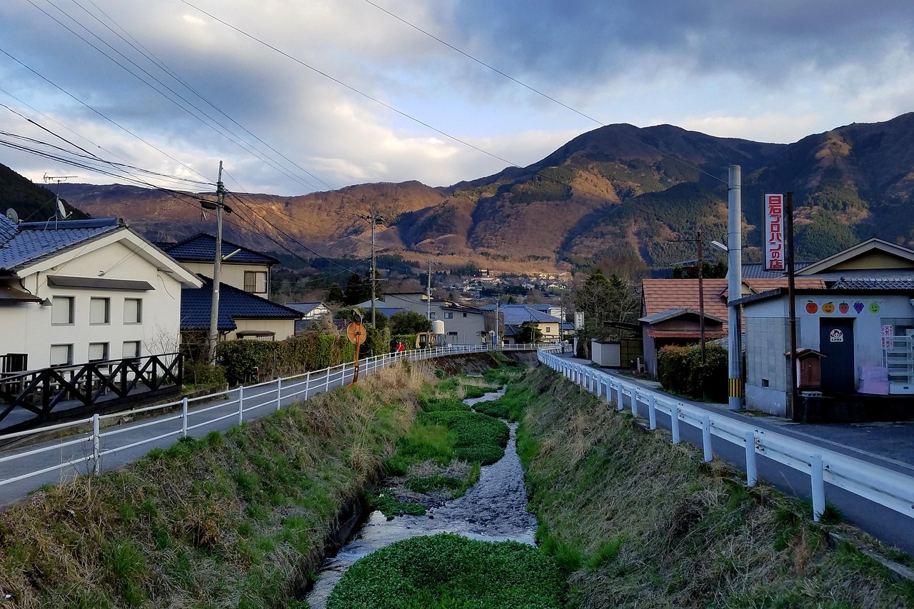 信阳附近的旅游景点（信阳附近的旅游景点自驾游）