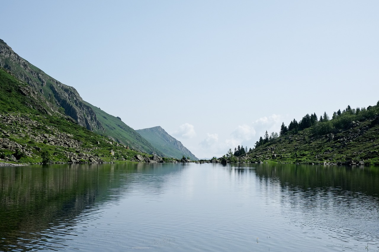 信阳附近的旅游景点（信阳附近的旅游景点自驾游）
