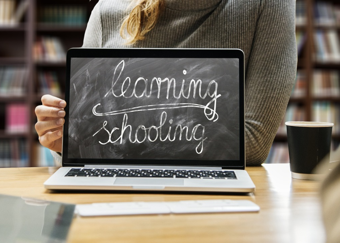 春节假期期间贵金属和原油价格强势上行