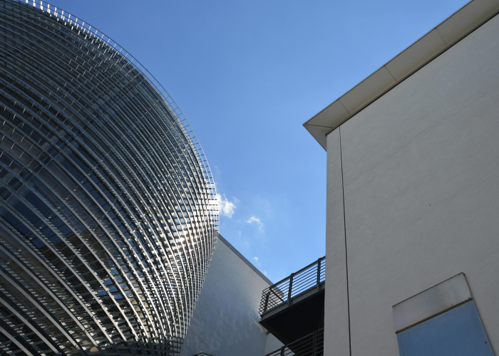 内存紧缺加剧市场分化