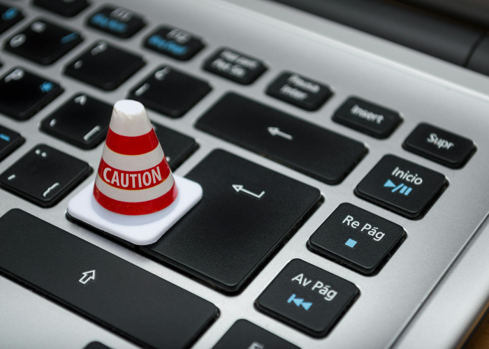 美国新冠肺炎确诊超503万例,美国新冠肺炎确诊近780万例